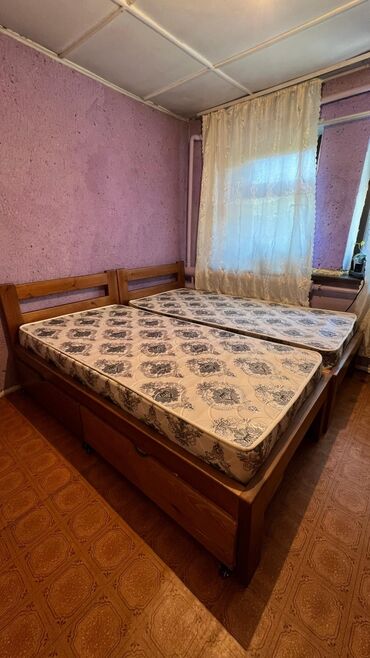 мебелный станок: Односпальная кровать, Б/у, С матрасом, длина - 200 см