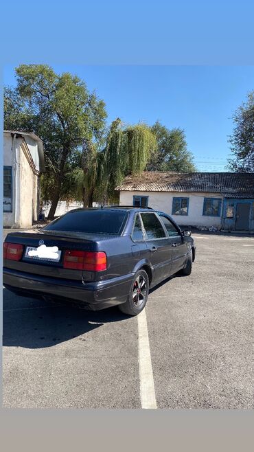 дешовая машина: Volkswagen Passat: 1994 г., 1.8 л, Механика, Бензин, Седан