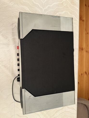 Musiqi mərkəzləri: Vef-300 Stereo kombinə edilmiş musiqi mərkəzi Xüsusiyyətlər: - Vinil — 9