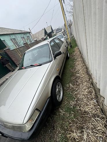 Mazda: Mazda 626: 1988 г., 2 л, Механика, Бензин, Седан — 2