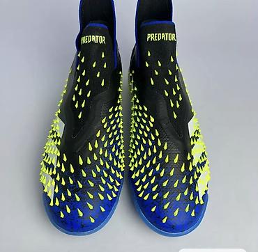 Kişi ayaqqabıları: Original Adidas fudbol ayaqqabısi baha alinib Az istifadə olunub — 2