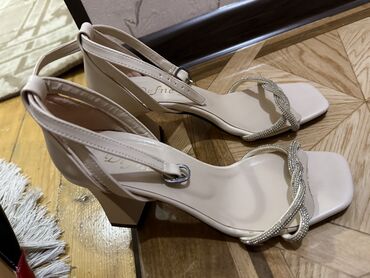 каталог ювелирных изделий в баку: Zərif qadın sandaleti – Defne Shoes - Rəng: açıq bej/nude - Burun