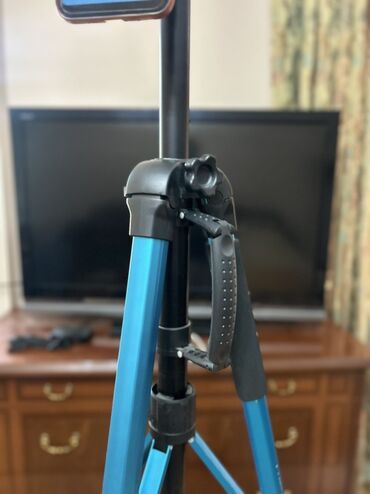 Другие аксессуары для фото/видео: Продаю ШТАТИВ прочный и практичный на железной ножках Штатив Jmary с — 9