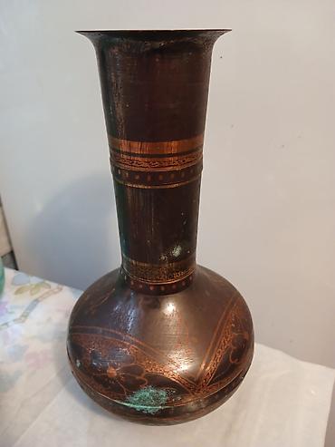 Vazalar: Bir vaza, Mis — 1
