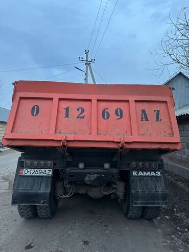 Другой строительный транспорт: Самосвал КАМАЗ, трехосный (6x4), оранжевый кузов. Основные — 11