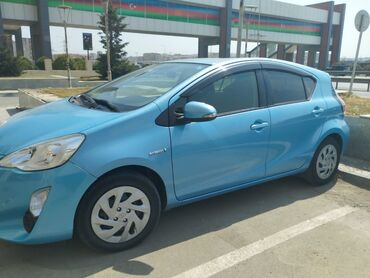 rent a car xırdalan: Aqua tayota prius c