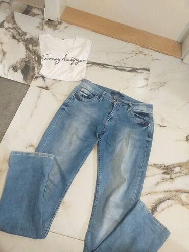 jagnjeca koza ig tursk pantalone kozne kvaliteta iz: Tommy Hilfiger farmerke zenske(original) Vel 31 ili l/xl Majca poklon