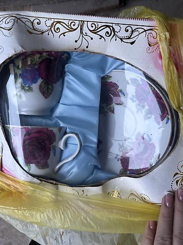 блокс фруктс: Чайный сервис 
Он новый, но упаковка помята — 4