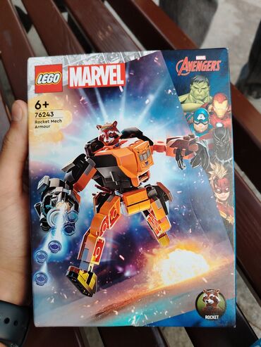 usaq santa kostyumu: Original Lego Marvel 76243