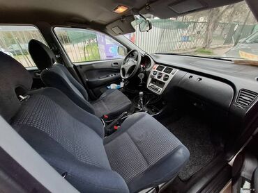 Honda: Honda HR-V: 1.6 l. | 2002 έ. SUV/4x4 — 7