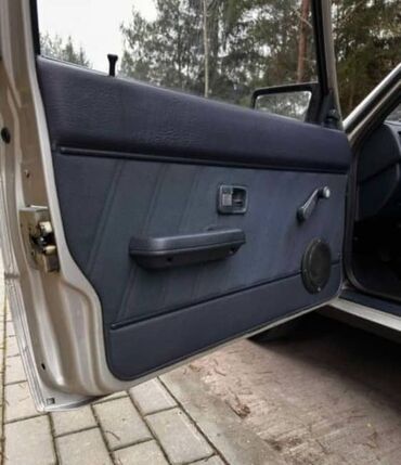 Audi: Audi 80: 1986 г., 1.8 л, Механика, Бензин, Седан — 15