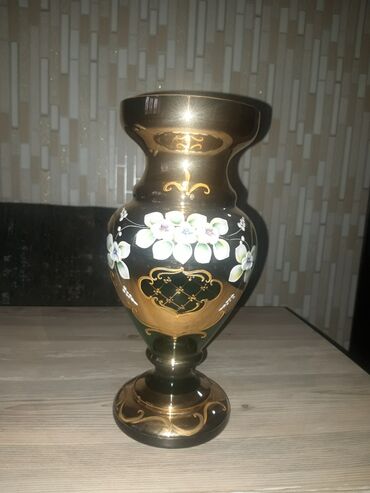 xurustal guldan: Bir vaza, Bogem şüşəsi