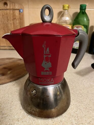 кофе опарат: Кофеварка гейзерная Bialetti Moka Induction, красная. - Совместима с
