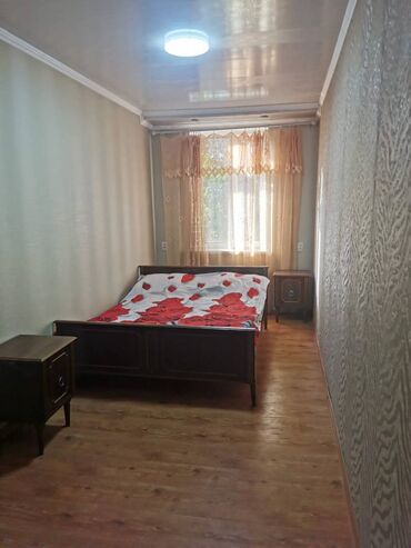 квартира гор больница: 2 комнаты, 45 м², Сталинка, 2 этаж