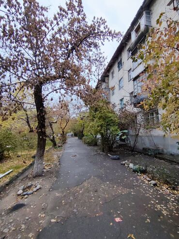 сдаю 1 комнатную квартиру политех: 1 комната, 29 м², Хрущевка, 4 этаж, Старый ремонт