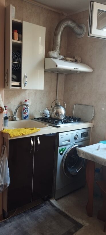 mətbəx mebeli ucuz: Mətbəx mebel 80 azn üsdində asbirator verilir qaz verilmir əla