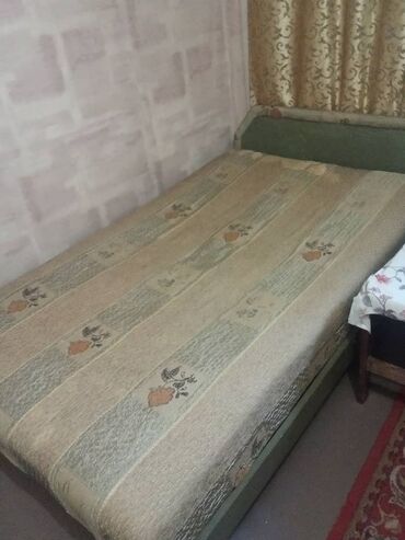 одно спальные кровать: Не дорого продаем: кровати, диваны, Есть в очень хорошем состоянии