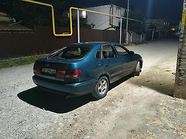 Toyota Carina E: 1997 г., 1.6 л, Механика, Бензин, Лифтбек