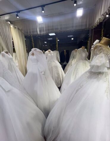 оборудование для кофейни: Продаю срочно действующий бизнес, Салон вечерних и свадебных платьев