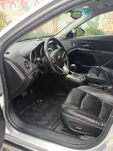 Chevrolet: Chevrolet Cruze: 1.4 l | 2013 il 27000 km Sedan — 9