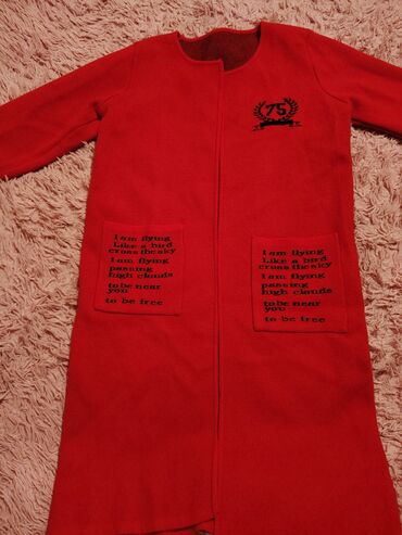 Dəstlər, kostyumlar: Qadın geyim dəsti – 4 üst geyim 1) Tünd boz rəngli uzun denim gödəkçə — 4