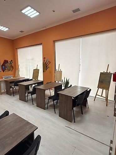 Ofis dəst mebeli: Ofis mebelləri dəsti - Resepsiyon stolu: Ön hissəsi ağ və taxta — 19