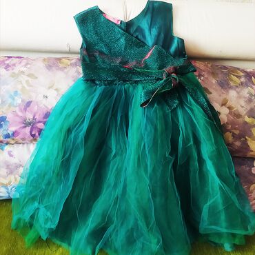 платье с пайетками: Детское платье, цвет - Зеленый, Б/у