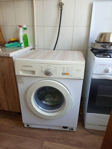 подшипник на стиральную машину: Продаю стиральную машину б/у 
Нужно поменять резину