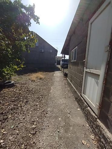 Продажа коттеджей и домов: 🏙️ Продаётся: Дом 5 комнат + мансарда — 100 м² 📍 Локация: Бишкек, ж/м — 3
