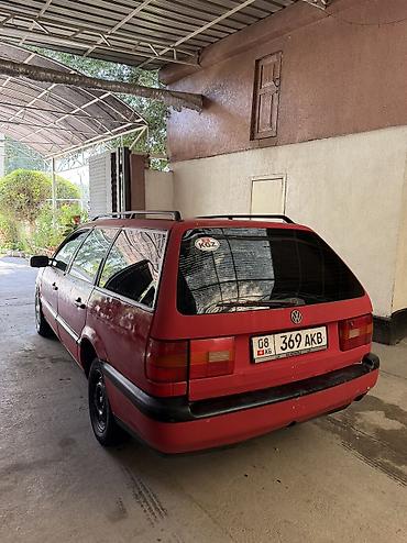 Volkswagen Passat: 1994 г., 2 л, Механика, Бензин, Универсал — 4