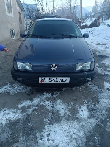 Volkswagen: Volkswagen Passat: 1993 г., 2 л, Механика, Бензин, Седан