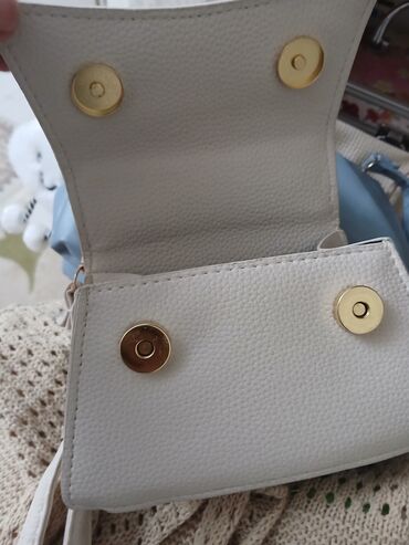 Классические сумки: Сумочки.
Разного цвета белый, бежевый и черный — 7