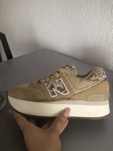 patike sa šljokicama: New Balance, 38, color - Beige