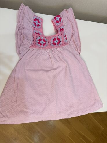 Dəstlər: Uşaq üçün qız paltarı - Rəng: Açıq çəhrayı - Model: Qolsuz, kəpənək