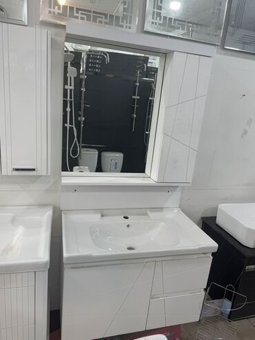Truba: Ağ rəngdə, müasir üslubda hazırlanmış hamam mebeli dəsti. Dəstə