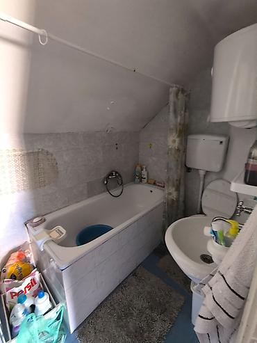 kupujem prodajem nekretnine vranje: Izdajem sobu u na spratu u kuci sa koriscenjem kuhinje i kupatila — 6