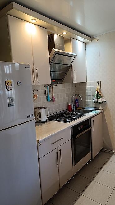 Mənzillər: Neftçilər metro stansiyasının yaxınlığında (Xəzər Universitetinin — 4