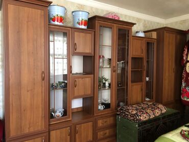 кольцо женский: Продаю секционную стенку из ЛДСП под натуральное дерево. Состояние