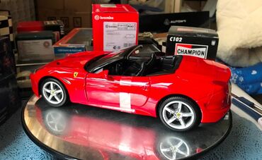 Avtomobil modelləri: Коллекционная модель Ferrari California T Open Red 2014 BBurago Scale — 25