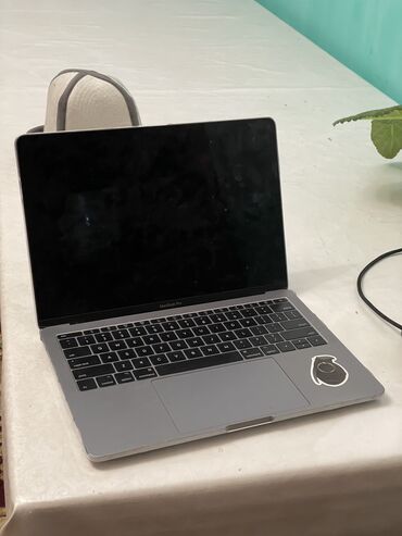 apple ноудбук: Ноутбук, Apple, 4 ГБ ОЗУ, Intel Core i3, 13.1 ", Б/у, Для несложных задач, память SSD