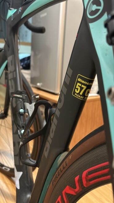 İdman velosipedləri: Bianchi yol velosipedi – karbon aero şassi ilə Xüsusiyyətlər: - — 7