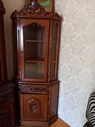 apşivka taxta: İşlənmiş, Açılan, 1 qapı Künc dolab, Bufet, İran