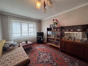золотой квадрат: 2 комнаты, 42 м², Бишкек Парк ТРЦ Хрущевка, 2 этаж, Косметический ремонт — 1