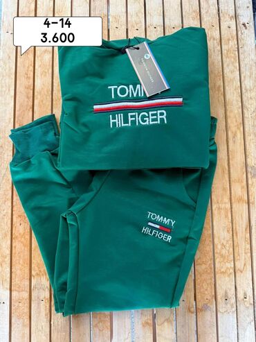 Komplet trenerke: Dečije trenerke sa kapuljačom TOMMY,NIKE, CALVIN KLEIN 4-14 3.600 i — 14