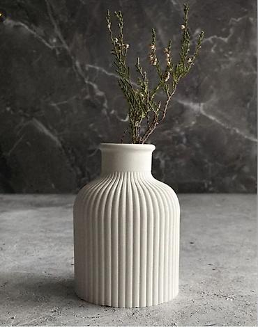 Vazalar: Bir vaza — 4