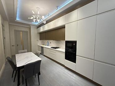 ev elani yerlesdir: İcarəyə verilir 3 otaqlı yeni tikili 190 m², 28 May m. Kateqoriya — 7