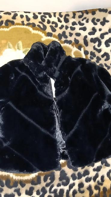 Qadınlar üçün qısa süni kürk jaket - Rəng: tünd qara - Model: qısa lalafo.az -da Qadınlar üçün qısa süni kürk jaket - Rəng: tünd qara - Model: qısa