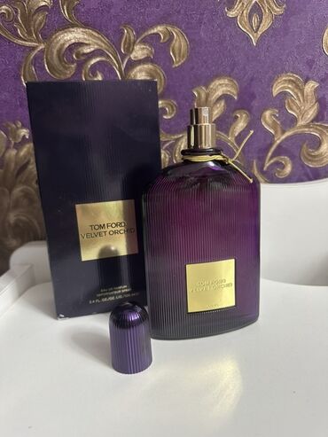 Ətriyyat: Tom Ford Velvet Orchid ətir suyu 100 ml həcmində, zəngin bənövşəyi
