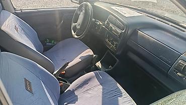 химичиска авто: Volkswagen Vento: 1992 г., 1.8 л, Механика, Бензин, Седан — 6