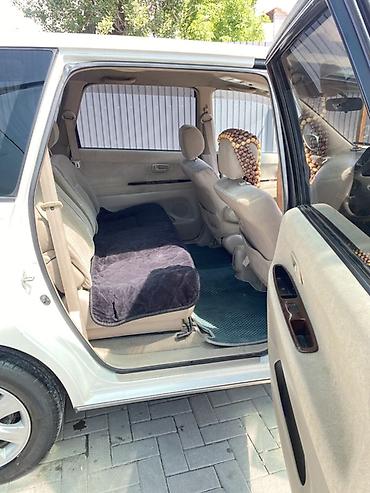 минивэн китайский: Toyota Ipsum: 2003 г., 2 л, Автомат, Бензин, Минивэн — 5